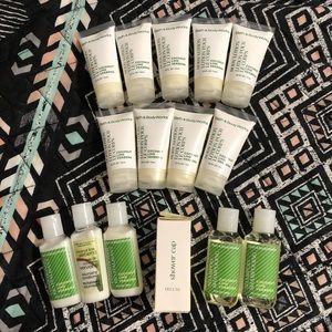 🌻5/$25🌻 mini body care
